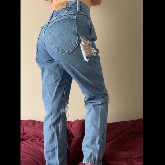 SOLD Vintage RIDERS mom jeans - Picture 2 of 5